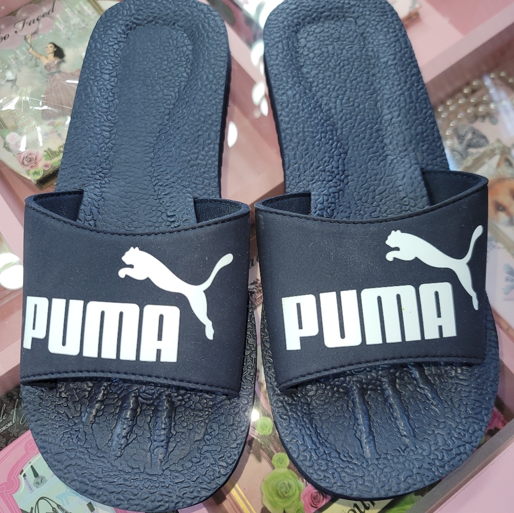 PUMA PURECAT SLIDES COLOR DARK NAVY.   USA 8.   UK 7